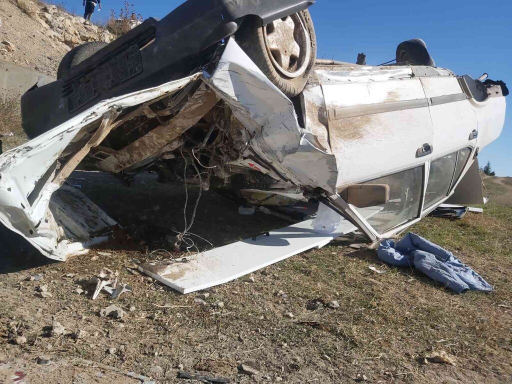 Afyonkarahi̇sarda Trafi̇k Kazası: 4 Yaralı