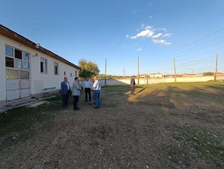 Ahmetler Köyüne 300 Metrekareli̇k Veranda