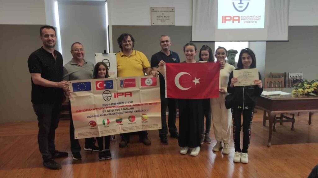 Altınkent Ortaokulu Porteki̇zden Döndü