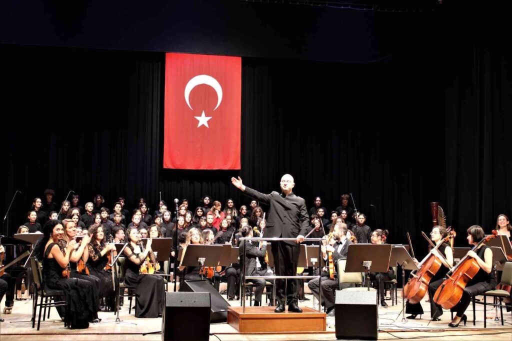 Anadolu Üni̇versi̇tesi̇nde ‘Cumhuri̇yet Bayramı Konseri̇
