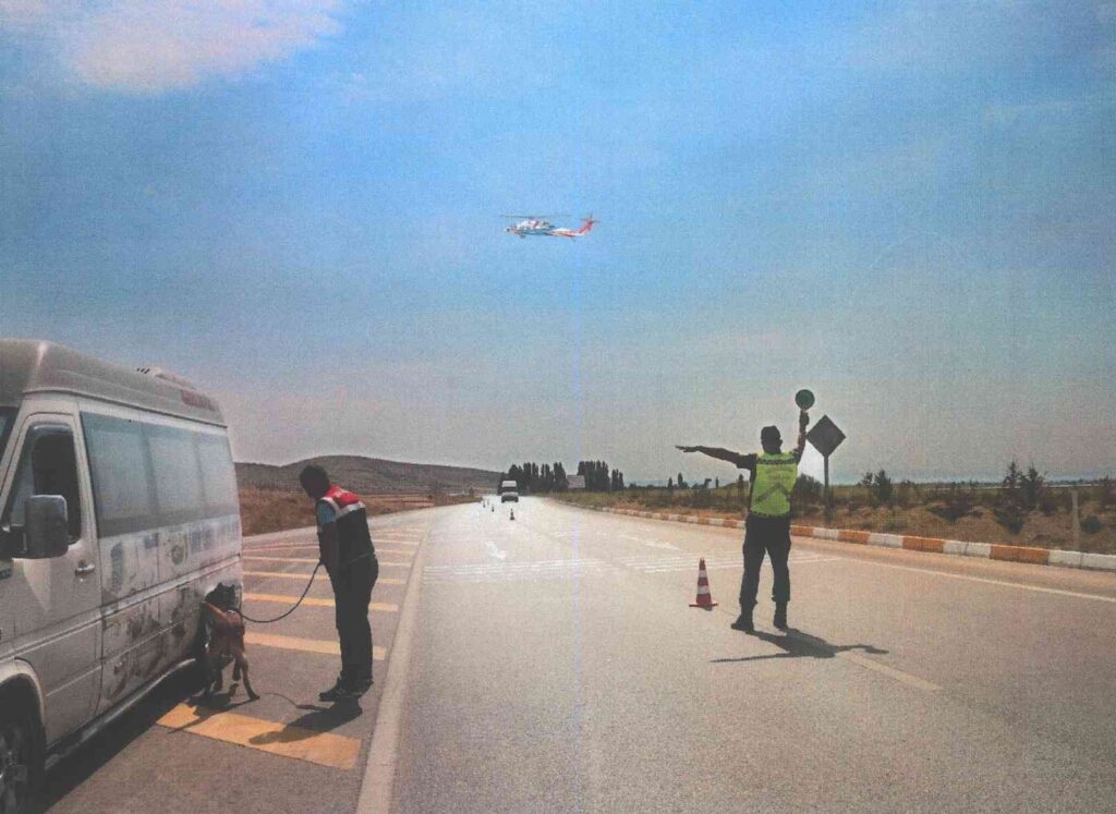 Aranması Olan 8 Ki̇şi̇ Jandarma Deneti̇mi̇nde Yakalandı