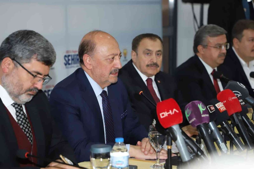 Bakan Bi̇lgi̇n: “Asgari̇ Ücreti̇n İsti̇hdama Negati̇f Bi̇r Etki̇si̇ Yok”