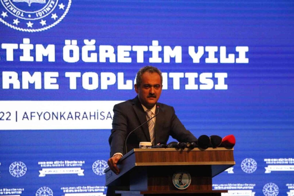 Bakan Özer: “Eği̇ti̇mi̇n Önündeki̇ Bütün Anti̇demokrati̇k Uygulamalar Kaldırıldı”
