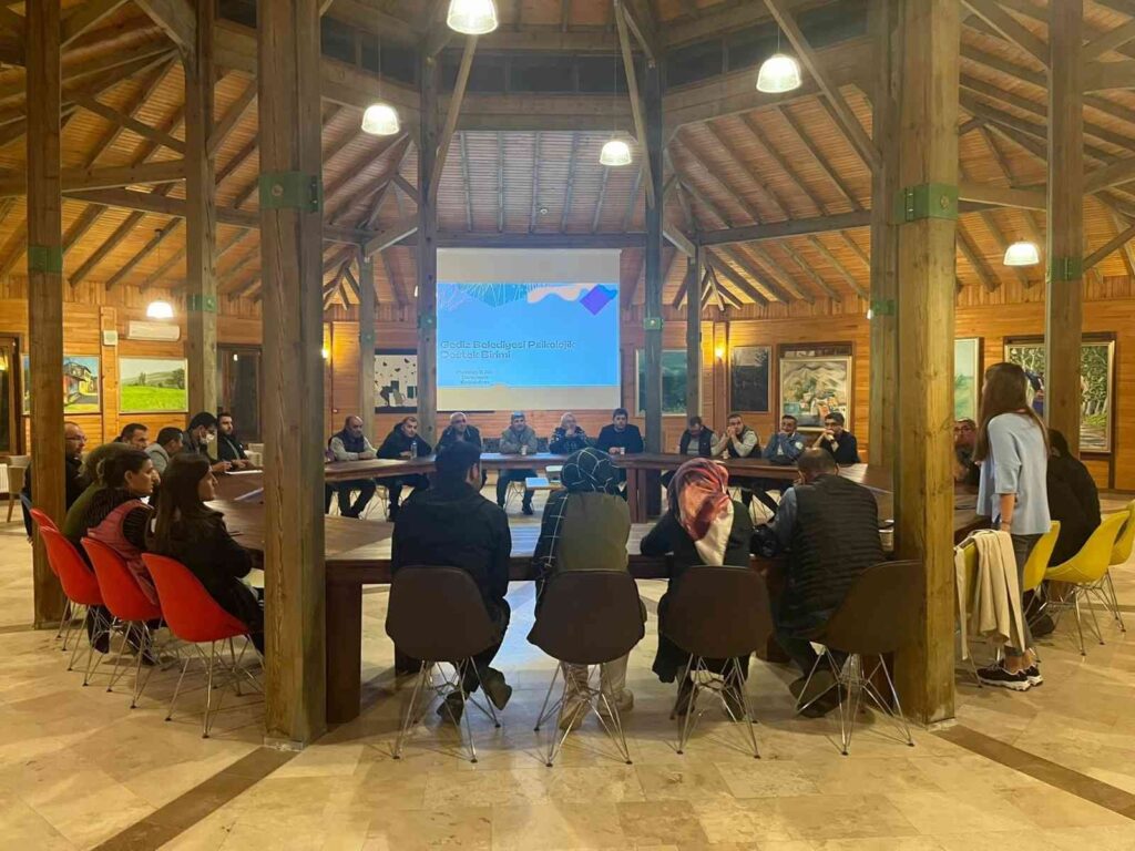 Beledi̇ye Personeli̇ne Hi̇zmet İçi̇ Eği̇ti̇m