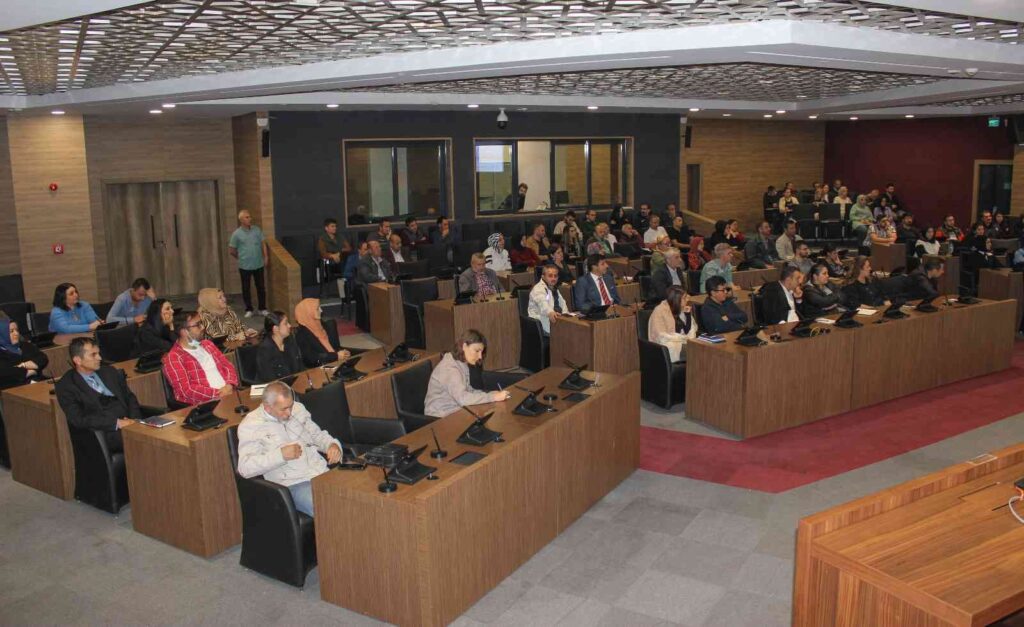 Beledi̇yede Hi̇zmet İçi̇ Eği̇ti̇mler Devam Edi̇yor