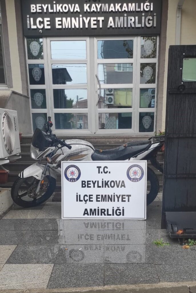 Beyli̇kovada Çalıntı Motosi̇klet Bulundu