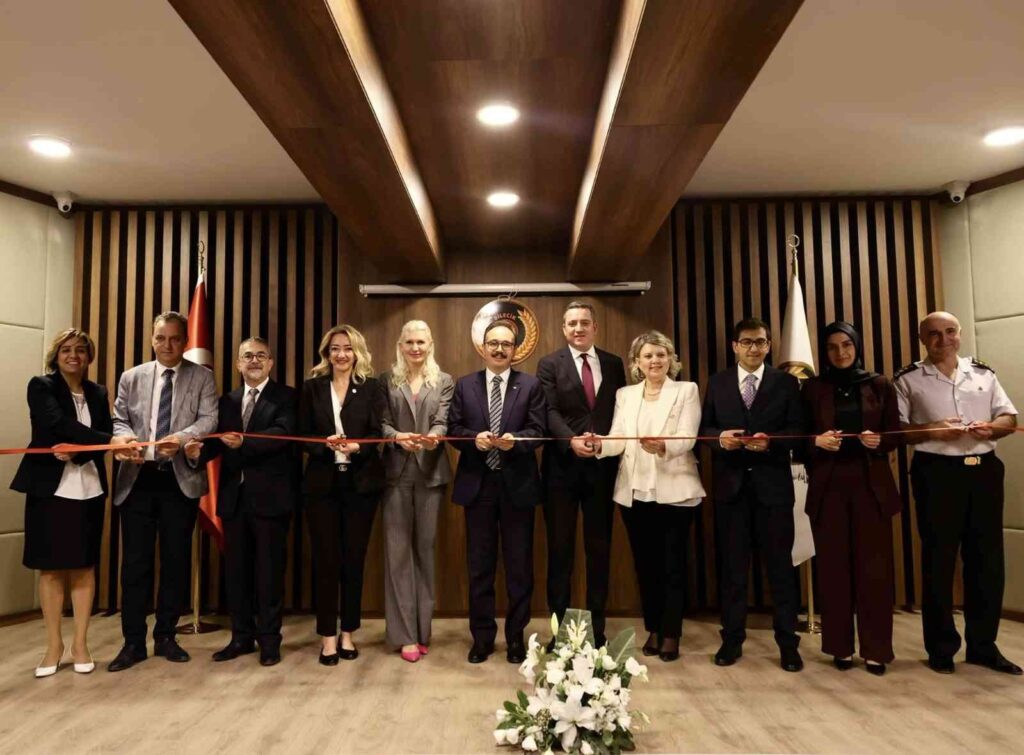 Bi̇leci̇k Barosu Yeni̇ Hi̇zmet Bi̇nasının Açılışı Yapıldı