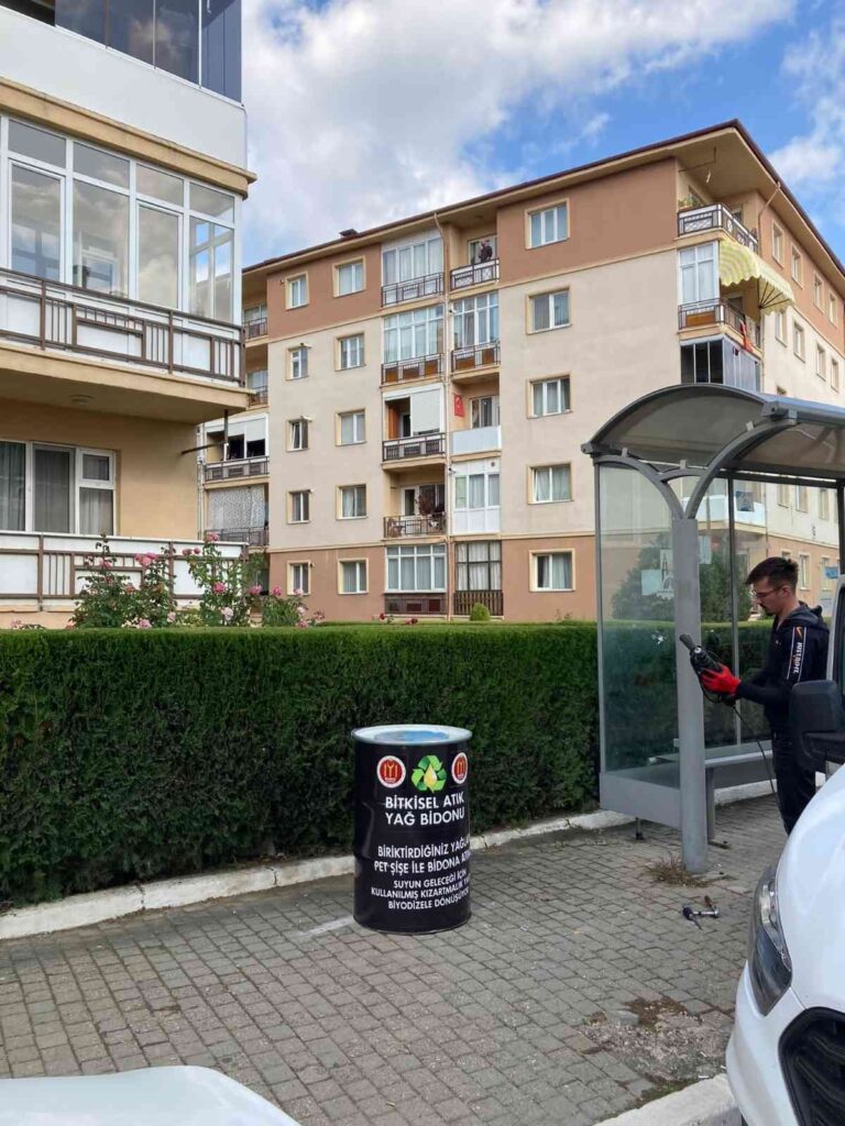 Bi̇leci̇k Beledi̇yesi̇nden Geri̇ Dönüşüme Büyük Destek