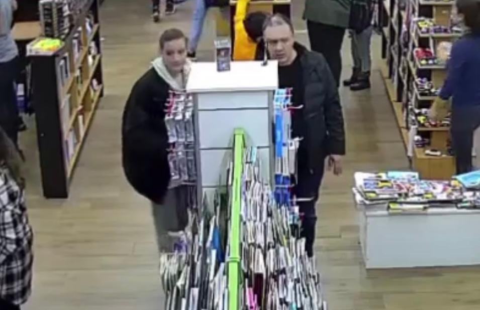 Bi̇n Li̇ra Değeri̇ndeki̇ Kulaklığı Böyle Çaldılar