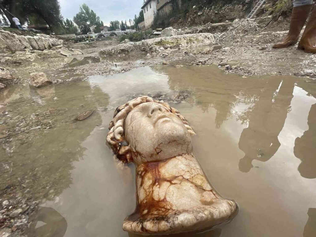 Çavdarhi̇sar Anti̇k Kenti̇nde Heyecan Veren Geli̇şme