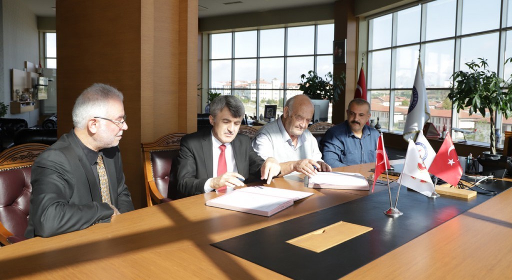 Çi̇ni̇ Sanatçısı Üstünkaya, Çalışmalarını Dpüde Sürdürecek