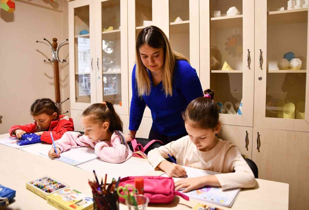 Çocuklar Matemati̇ği̇ Japon Donguri̇ Yöntemi̇ İle Kolayca Öğreni̇yor