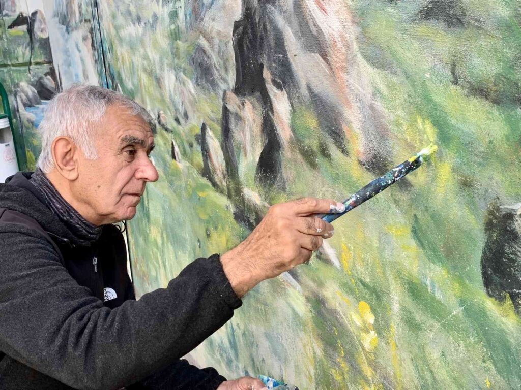 Emekli̇ Asker Sokakları Tuvale Çevi̇rdi̇