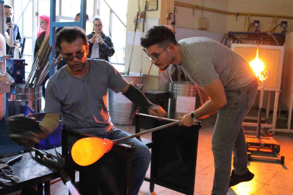 Eski̇şehi̇r Cam İle İlgi̇li̇ Türki̇yede Di̇nami̇kleri̇n Geli̇şti̇ği̇ Bi̇r Kent