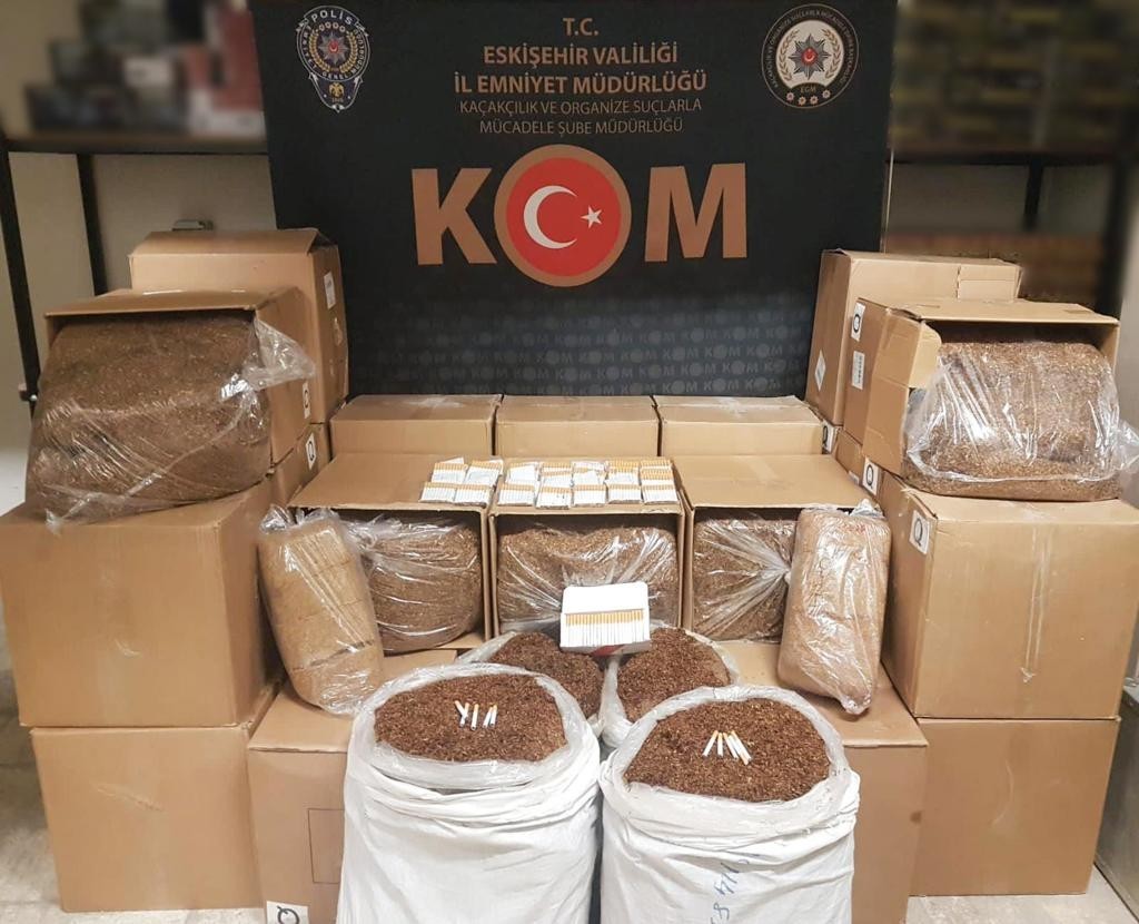 Eski̇şehi̇rde Kaçak Tütün Operasyonu