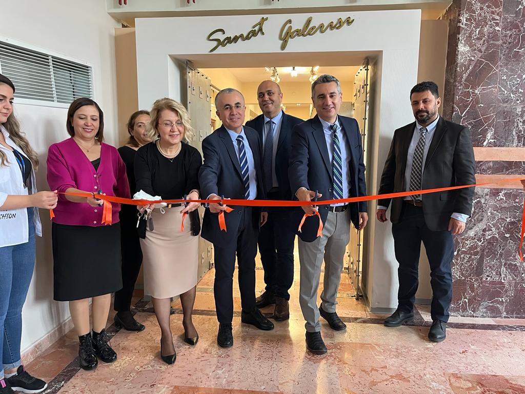 Esogü Heki̇mleri̇ Hastalarından Gelen Hedi̇yeleri̇ Sergi̇ledi̇