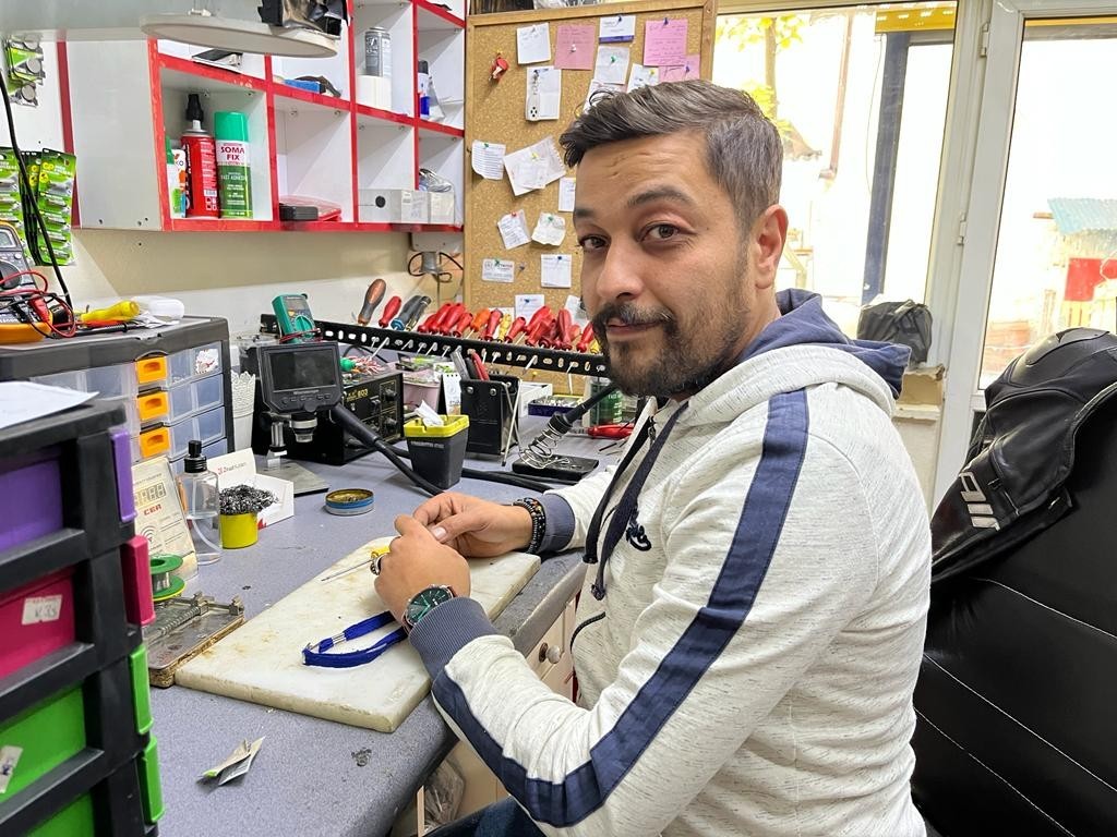 Hırsızlardan Korunmak İçi̇n Apartman Kapıları Büyük Önem Taşıyor