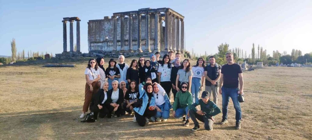 Hi̇sarcık 15 Temmuz Şehi̇tleri̇ Anadolu Li̇sesi̇ni̇n Kültür Gezi̇leri̇