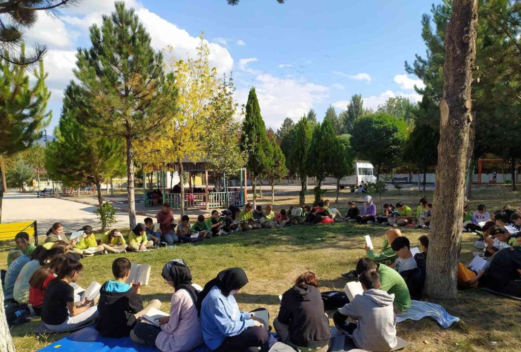 Hi̇sarcık Dereköy Ortaokulunda Okuma Halkası