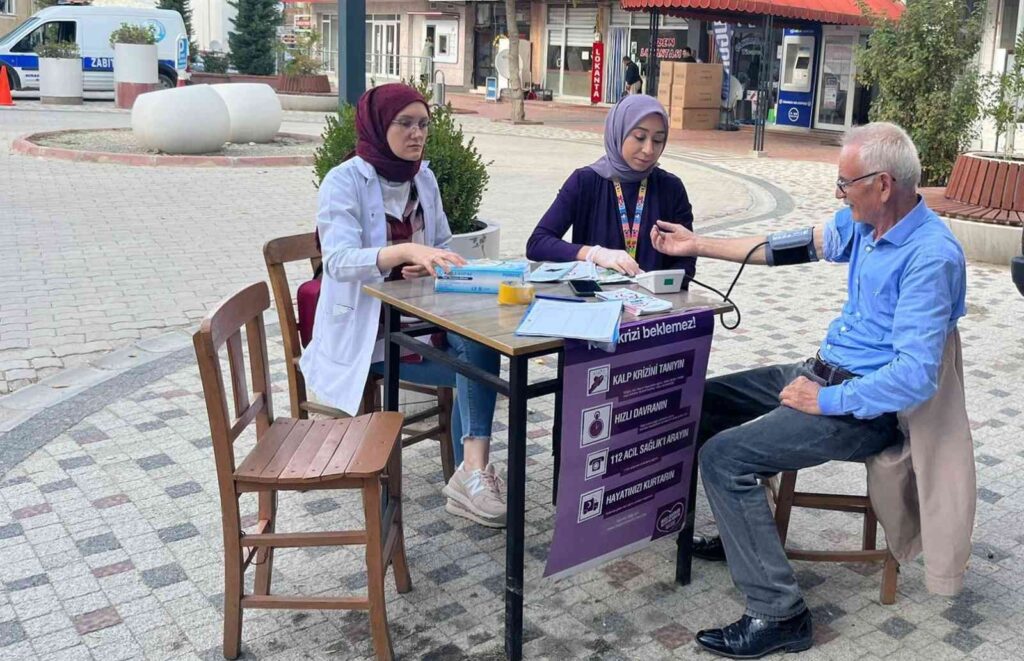 Hi̇sarcıkta “Kalbi̇ni̇zi̇ Ödüllendi̇ri̇n” Etki̇nli̇ği̇