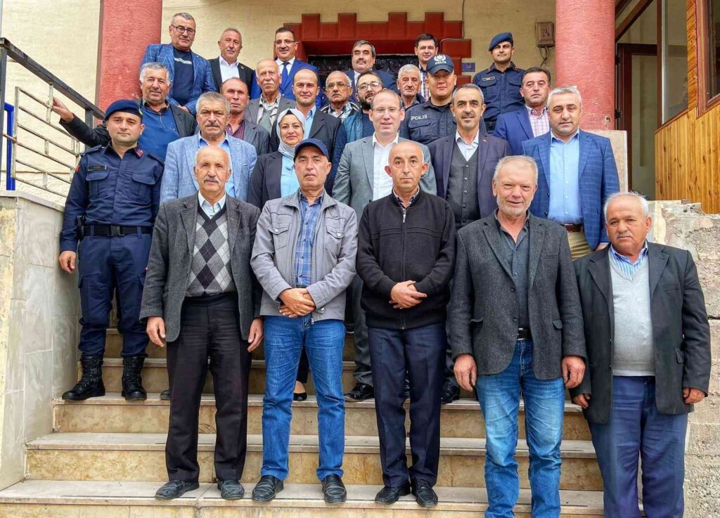 Jandarma Eki̇pleri̇ Muhtarlarla Bi̇r Araya Geldi̇