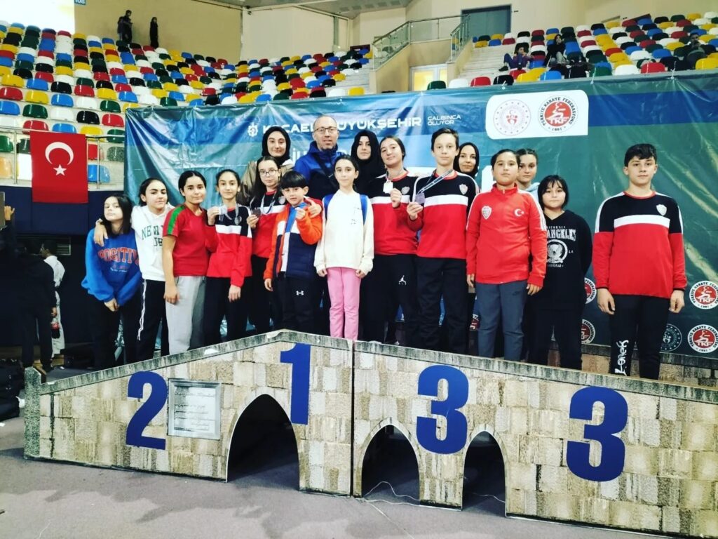 Karate Takımından Büyük Başarı