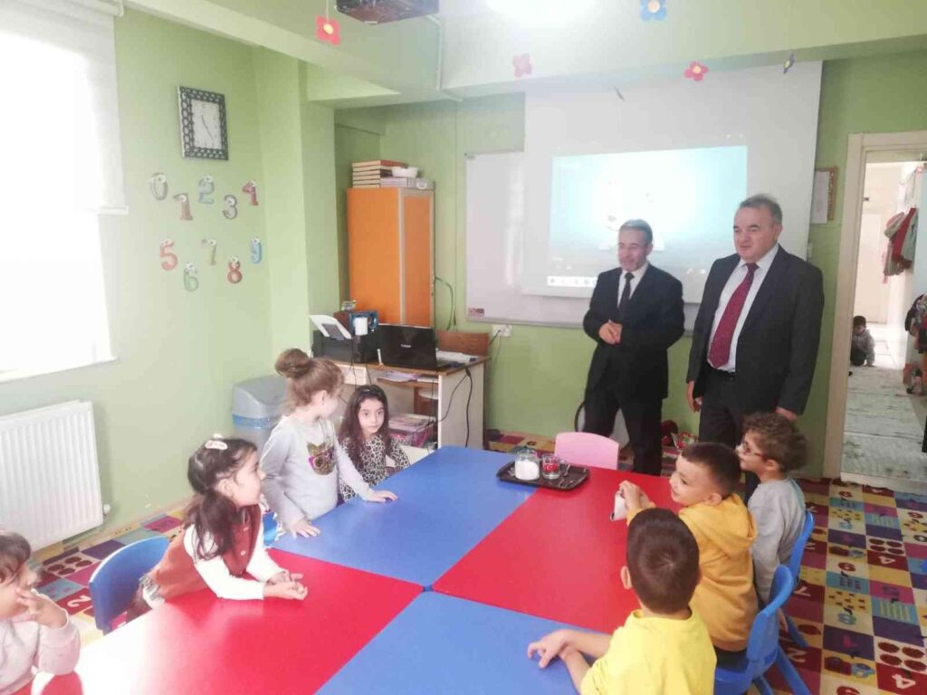 Kaymakam Öztürk, Kuran Kursu Öğrenci̇leri̇yle Bi̇r Araya Geldi̇