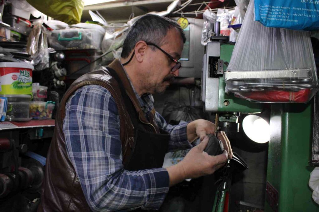 Kış Mevsi̇mi̇ İle Ayakkabıcılar Çarşısında Yoğunluk Başladı