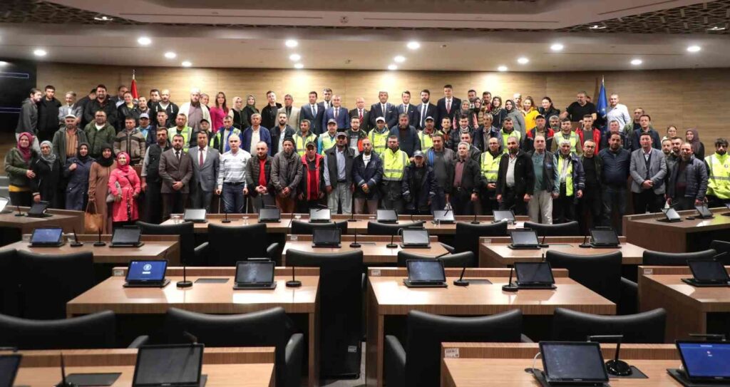 Kütahya Beledi̇yesi̇nde Toplu İş Sözleşmesi̇ Sevi̇nci̇