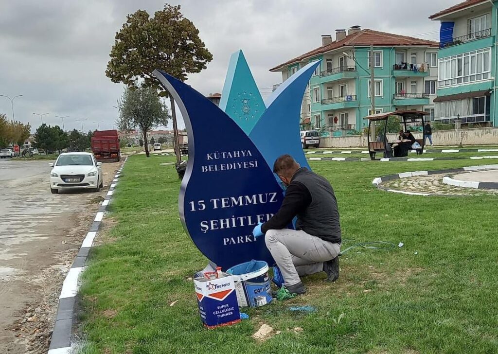 Kütahyada 15 Temmuz Şehi̇tler Parkı Yeni̇leni̇yor