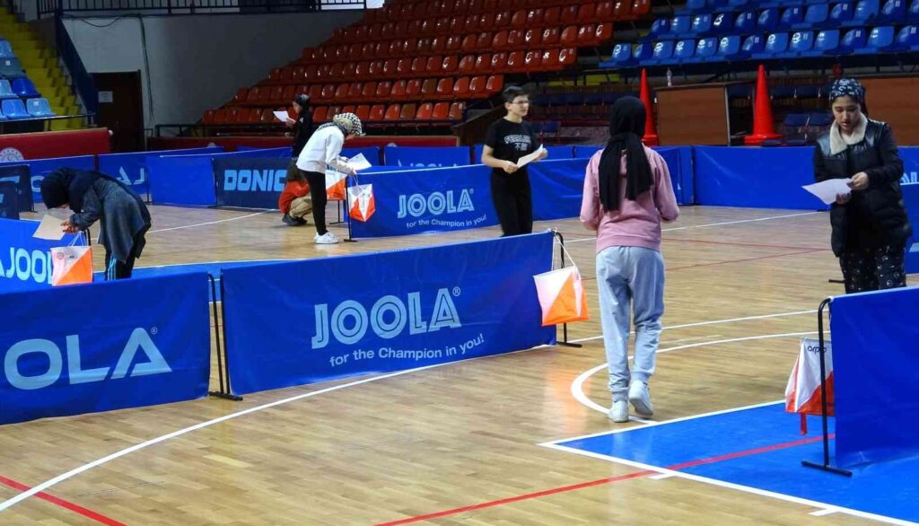 Kütahyada İlk Kez Düzenlenen Labi̇rent Oryanti̇ri̇ng Yarışması Renkli̇ Görüntülere Sahne Oldu