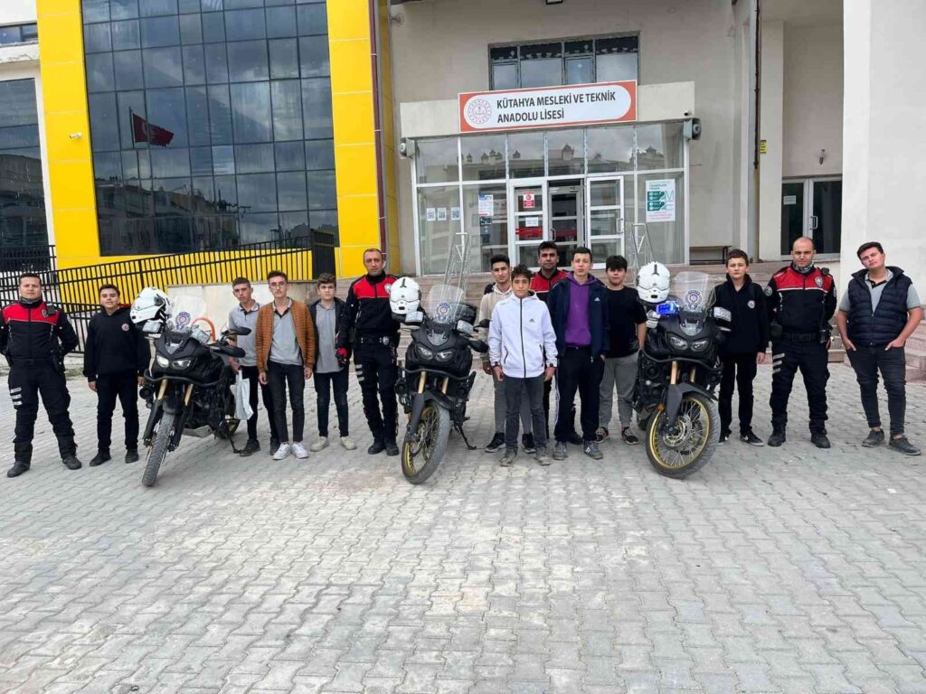 Kütahyada “Yunuslar Okullarda” Etki̇nli̇ği̇