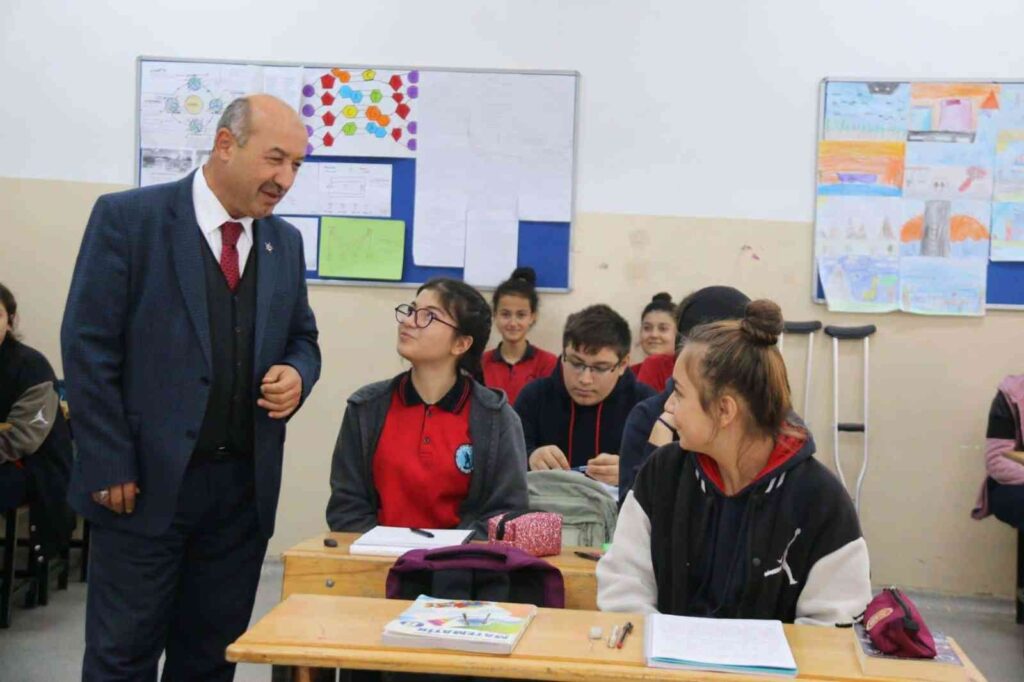 Müdür Başyi̇ği̇ti̇n Okul Zi̇yaretleri̇