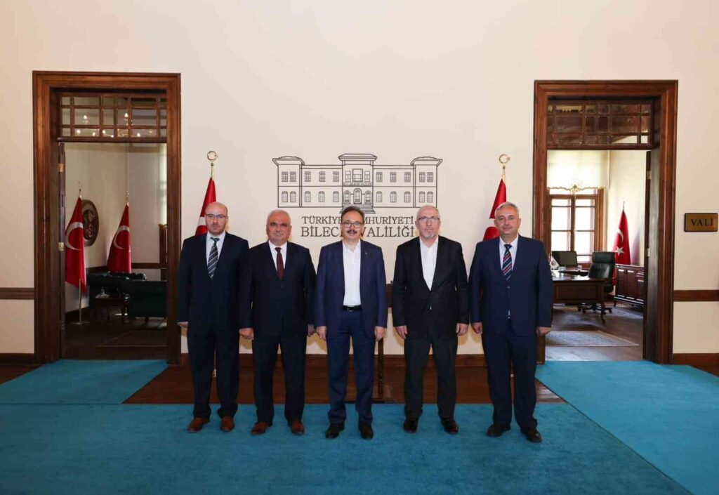 Müftü Erhun, Cami̇ler Ve Di̇n Görevli̇leri̇ Haftası Sebebi̇yle Vali̇ Kızılkayayı Zi̇yaret Etti̇