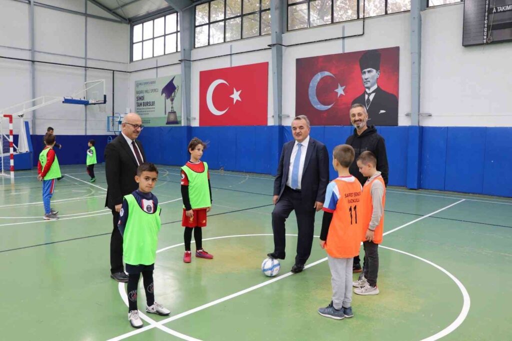 “Okulda Maç Var” Projesi̇ni̇n Başlama Düdüğü Çaldı