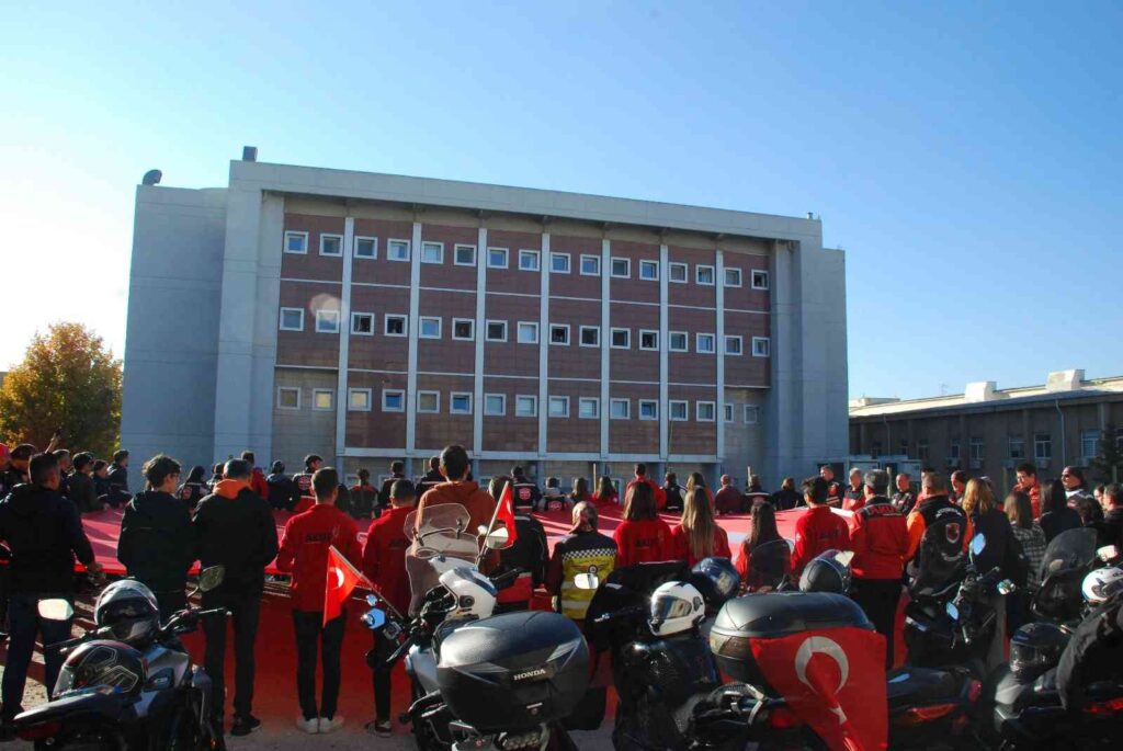 Onkoloji̇de Tedavi̇ Gören Çocuklar İçi̇n Düzenlenen 29 Eki̇m Etki̇nli̇ği̇nde Duygu Dolu Anlar Yaşandı