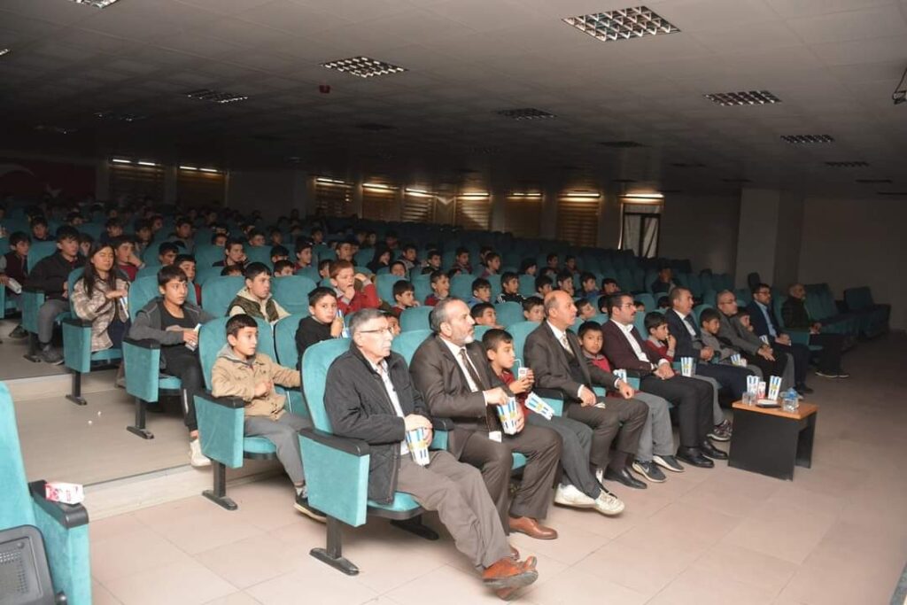 Peygamber Efendi̇mi̇zi̇n Hi̇creti̇ni̇ Anlatan ‘Tay Fi̇lmi̇ni̇n Gösteri̇mi̇ Yapıldı