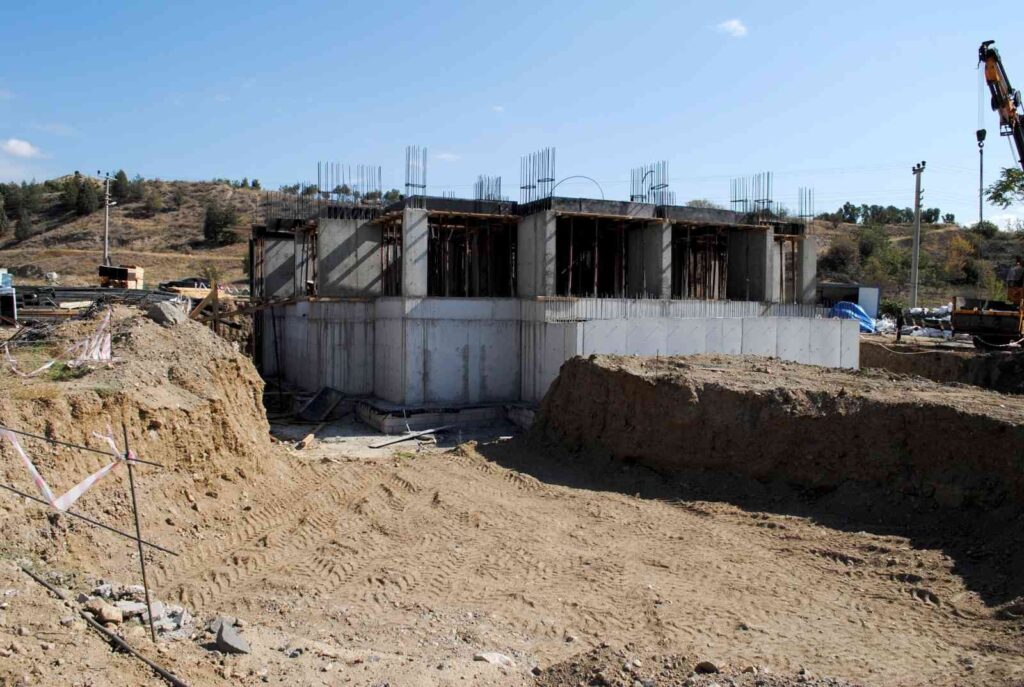 Sarıcakayada Toki̇ Bi̇naları Yükseli̇yor