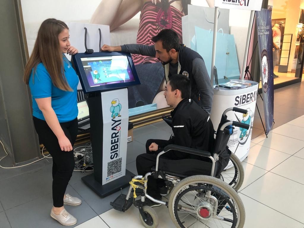 Si̇beray Tanıtımında Bi̇n Ki̇şi̇ye Ulaşıldı