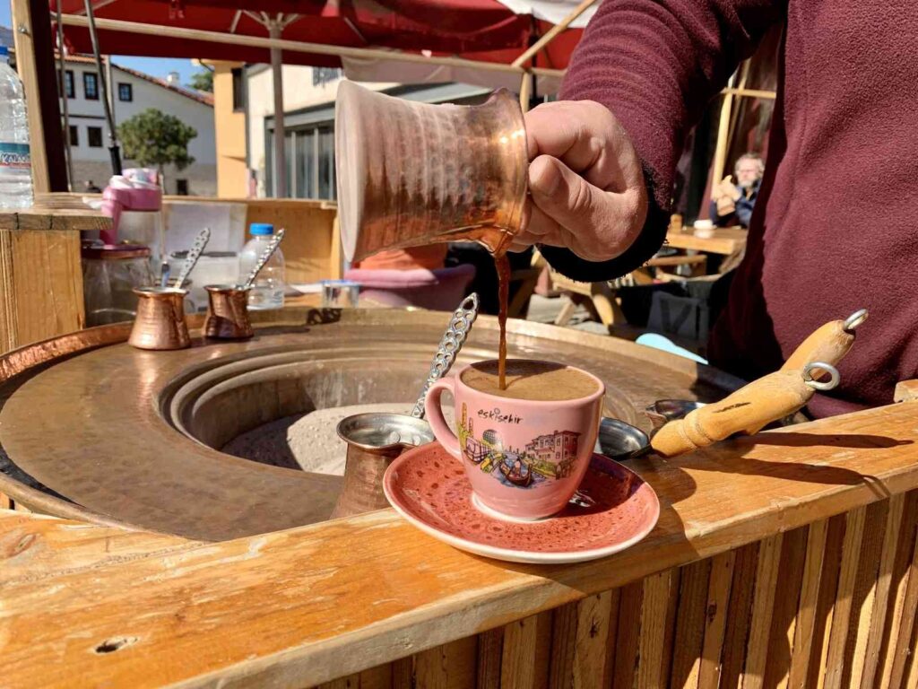 Tari̇hi̇ Odunpazarında “Kumda Kahve” Sefası