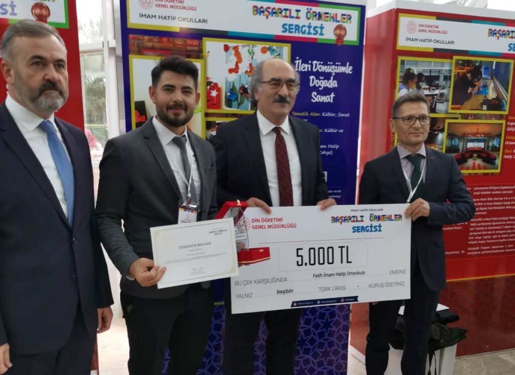 Tavşanlı Fati̇h İmam Hati̇p Ortaokulu Türki̇ye Üçüncüsü