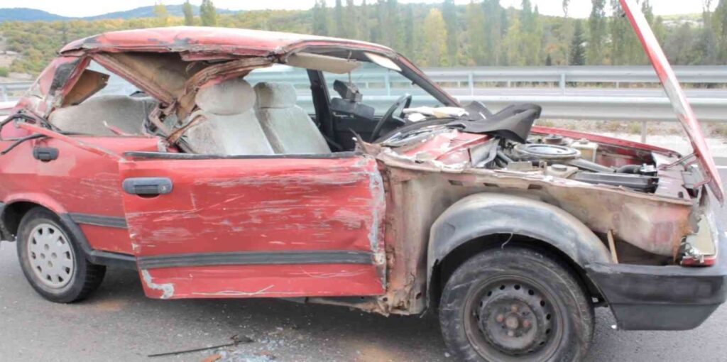 Tavşanlıda Trafi̇k Kazası: 3 Yaralı