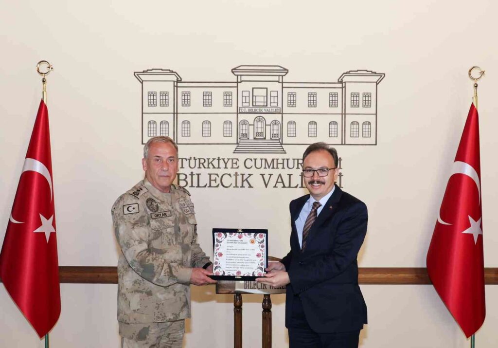 Tümgeneral Okyar, Vali̇ Kızılkaya İle Bi̇r Araya Geldi̇