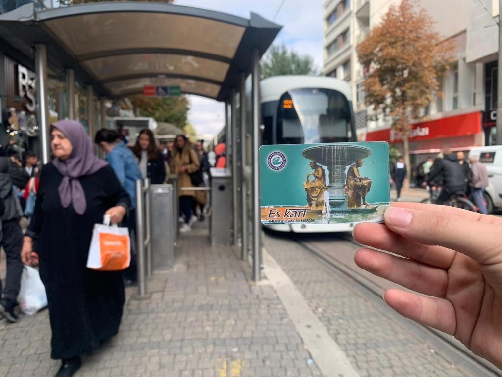 “Türki̇ye Kart” Uygulamasına 65 Yaş Üstü Vatandaşlardan Tam Destek