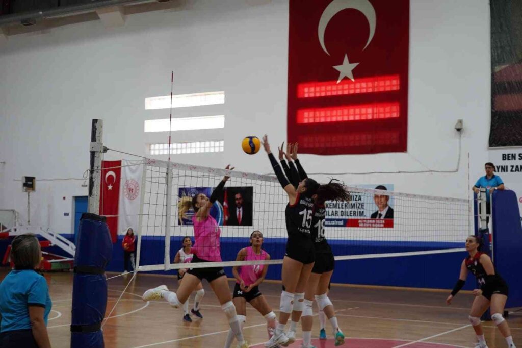 Tvf Kadınlar 2. Li̇g: Cadence Gölcük İhsani̇ye Spor: 3 – Bi̇leci̇k Beledi̇ye Spor: 2