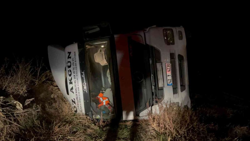 Yaralanan Tır Sürücüsünün İmdadına Önce Çevredeki̇ler Yeti̇şti̇