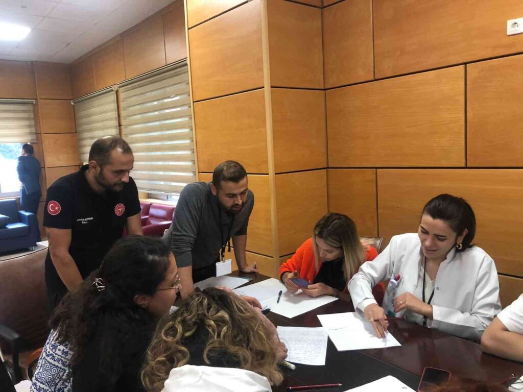 Yataklı Tedavi̇ Hi̇zmetleri̇ Veren Hastanelerde Hap Eği̇ti̇mi̇ Yapıldı