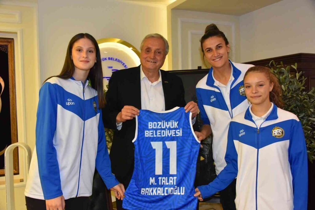 Yeni̇ Sezon Öncesi̇nde Bi̇r Araya Geldi̇ler