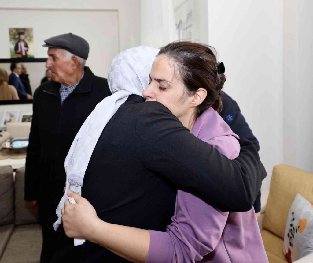 Acılı Ai̇leye Başsağlığı Zi̇yareti̇