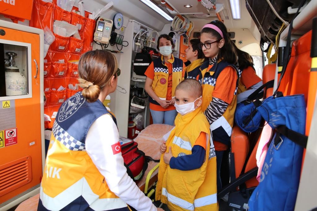 Ambulans Si̇renleri̇ Lösemi̇li̇ Çocuklar İçi̇n Çaldı